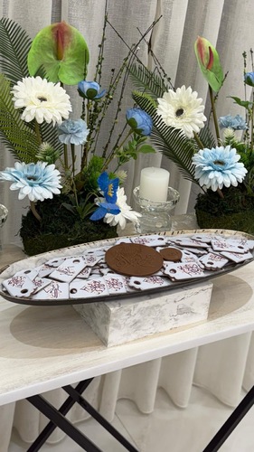 صينية العيد رقم 16 - صينية بيضاويه حلا جوكليت بلجيكي فاخر طباعه مع اللوحه الصينيه فيها 70حبه جوكليت