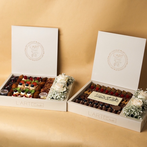 بوكسين المواجيب المربعة - الحلا الفاخر أكثر من ٨٠ قطعة&nbsp;  والموالح أكثر من ٥٥ قطعة مع إضافة لوحة بعبارة من اختياركم