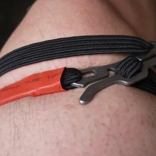 A bandage to stop artery bleeding and amputations for quick use