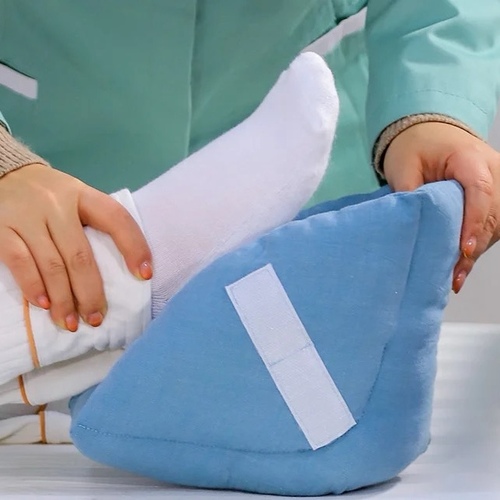 Comfortable ankle pillow for patient