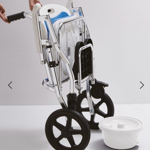 Adjustable wheelchair seat with backrest and armrests