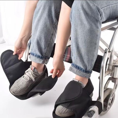 Foot belt for comfortable fixation on the chair