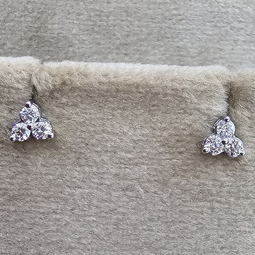 earings lab grown Diamond (1)gr (0.15)crt (VVS-FG)