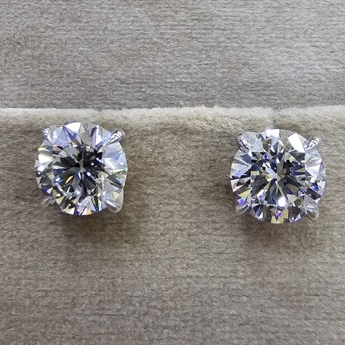 earings lab grown Diamond (5.37)gr (6.09)crt (VVS-FG)