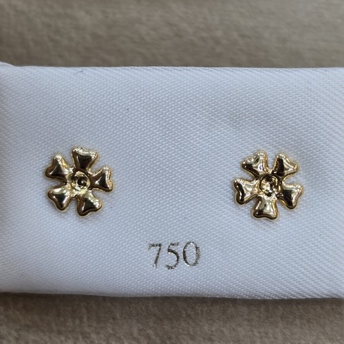 Earing Gold (18k) weight(0.4-0.6)gr for daily use