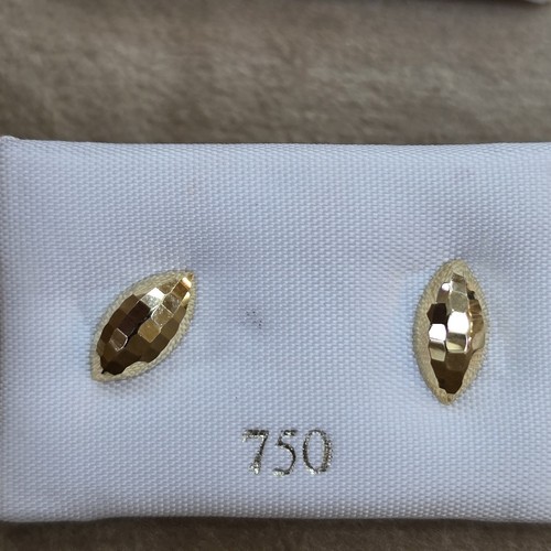 DIVER JEWELLERY (مجوهرات الغواص) - Earing Gold (18k) weight(0.4-0.6)gr for daily use