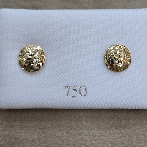 Earing Gold (18k) weight(0.4-0.6)gr for daily use