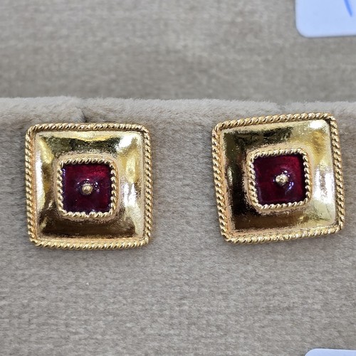 Earings gold meena (21k) weight (2.1)gr