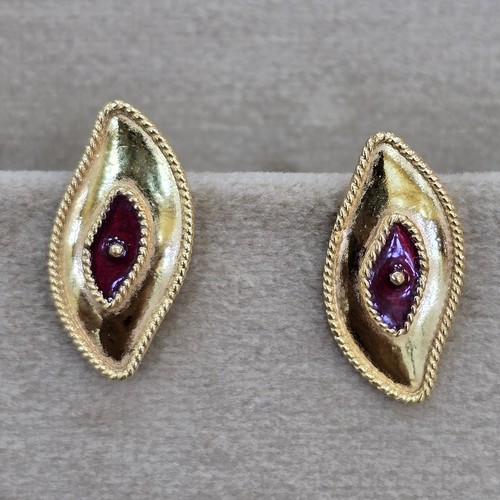 Earings gold meena (21k) weight (2.1)gr