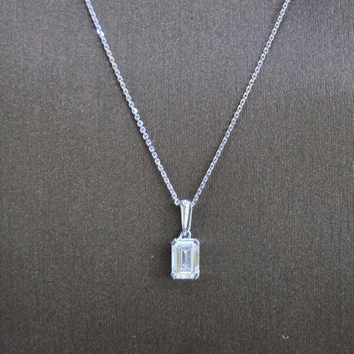 pendant lab grown Diamond (1.49)gr (0.49)crt (VVS-FG)