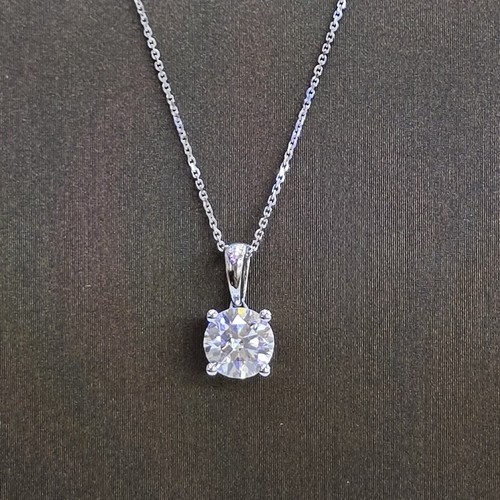 pendant lab grown Diamond (1.8)gr (0.78)crt (VVS-FG)