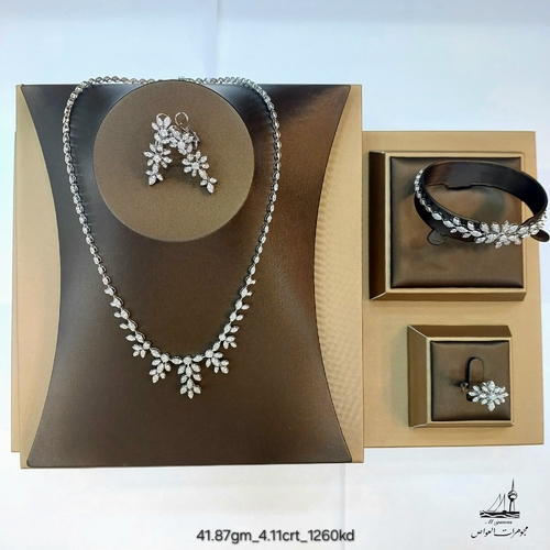 DIVER JEWELLERY (مجوهرات الغواص) - (41.87)gr (4.11)crt VVS/FG L.G.D طقم الماس مخبري و ذهب عيار ١٨