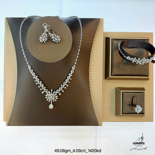 DIVER JEWELLERY (مجوهرات الغواص) - (49.06)gr (4.09)crt VVS/FG L.G.D طقم الماس مخبري و ذهب عيار ١٨