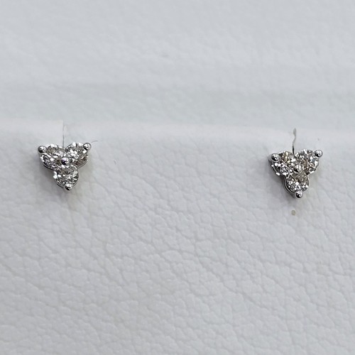 DIVER JEWELLERY (مجوهرات الغواص) - earings lab grown Diamond18k (1)gr (0.15)crt (VVS-FG)