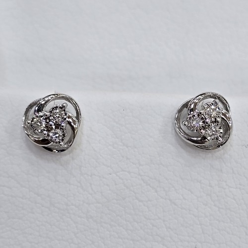 DIVER JEWELLERY (مجوهرات الغواص) - Earings Diamond 18k(2.5)gr (0.10)crt (VVS-FG) L.G.D