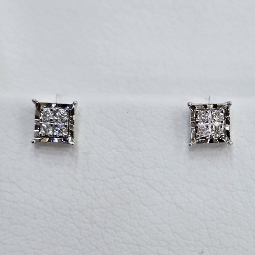 DIVER JEWELLERY (مجوهرات الغواص) - Earings Diamond 18k(1.80)gr (0.10)crt (VVS-FG) L.G.D