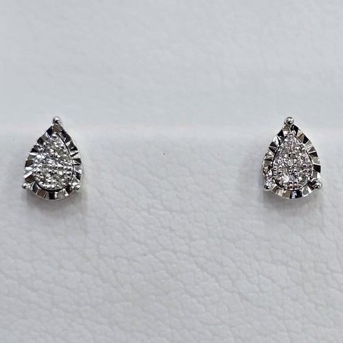 DIVER JEWELLERY (مجوهرات الغواص) - Earings Diamond 18k(1.70)gr (0.10)crt (VVS-FG) L.G.D