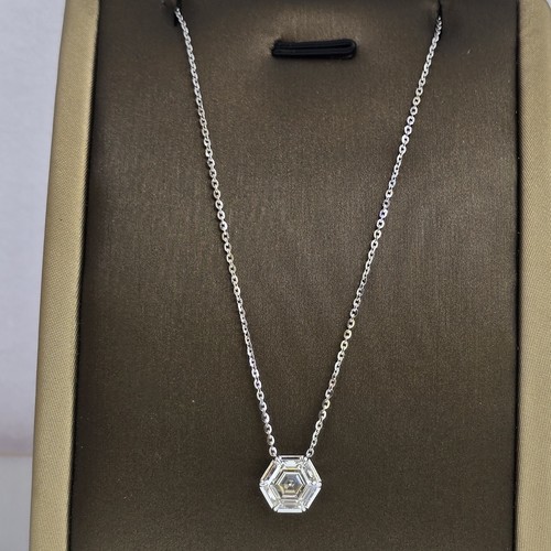 DIVER JEWELLERY (مجوهرات الغواص) - Pendant Diamond 18k (3.2)gr (1.99)crt (VVS-FG) L.G.D