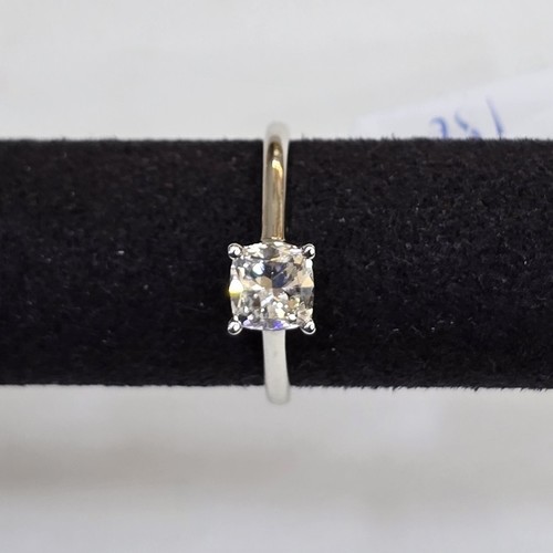 DIVER JEWELLERY (مجوهرات الغواص) - Ring Diamond (18k) weight (2.6)gr (0.97)crt (VVS-FG)L.G.D