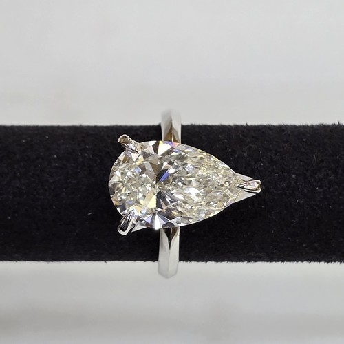 DIVER JEWELLERY (مجوهرات الغواص) - Ring Diamond (18k) weight (8.97)gr (6.05)crt (VVS-FG)L.G.D