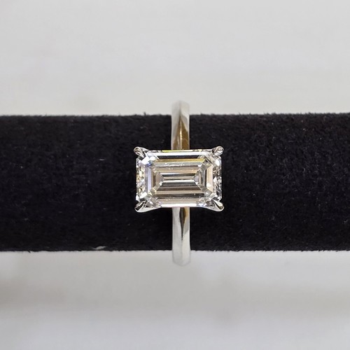 DIVER JEWELLERY (مجوهرات الغواص) - Ring Diamond (18k) weight (5.45)gr (3.01)crt (VVS-FG)L.G.D