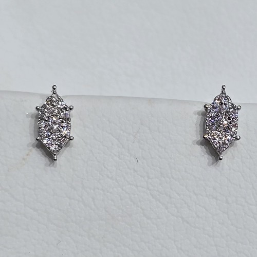 Earings Diamond 18k(1.3)gr (0.17)crt (VVS-FG) L.G.D