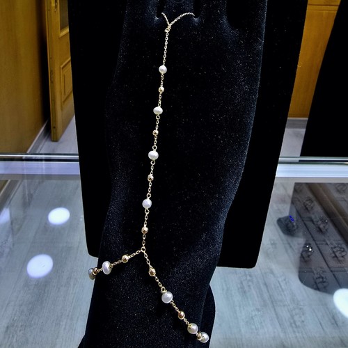 hand chain gold 18k weight (2gr)