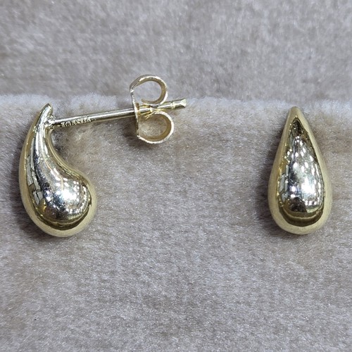 Earings Gold (18k) weight (0.99)gr for daily use