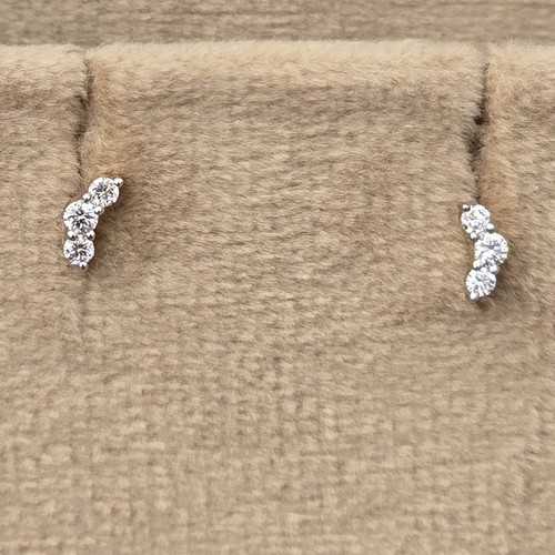 Earings Gold 18k(0.85)gr Diamond (0.1)crt VVS/EF L.G.D
