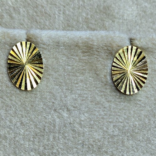 Earing Gold 21k weight(1.15)gr for daily use safety lock