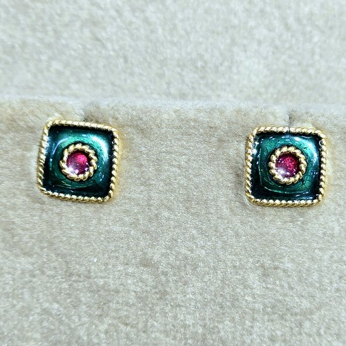 Earing gold (21k) weight (1.35)gr Making per piece