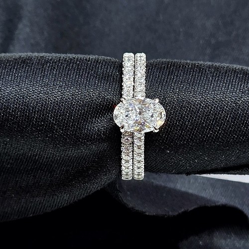 Twins Diamond (18k) weight (4.04)gr (1.41)crt (VVS-EF)L.G.D