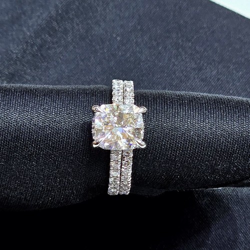 Twins Diamond (18k) weight (7.26)gr (3.8)crt (VVS-FG)L.G.D