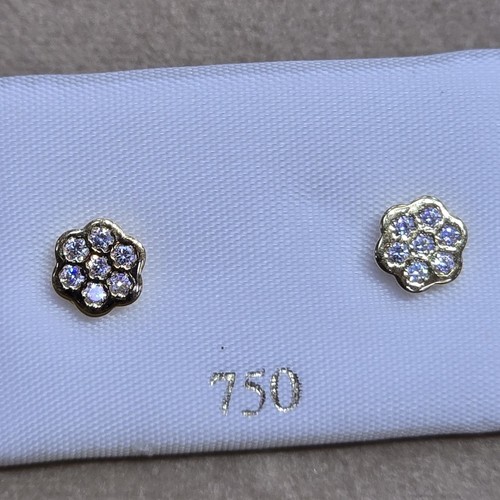 Earings Gold (18k) weight (0.4-0.7)gr safety Lock per piece