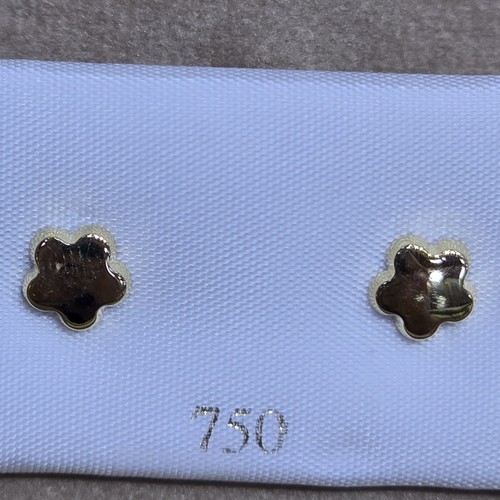Earings Gold (18k) weight (0.4-0.7)gr safety Lock per piece