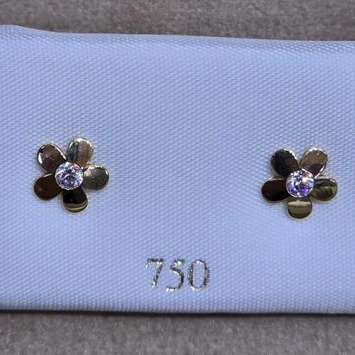 Earings Gold (18k) weight (0.4-0.7)gr safety Lock per piece