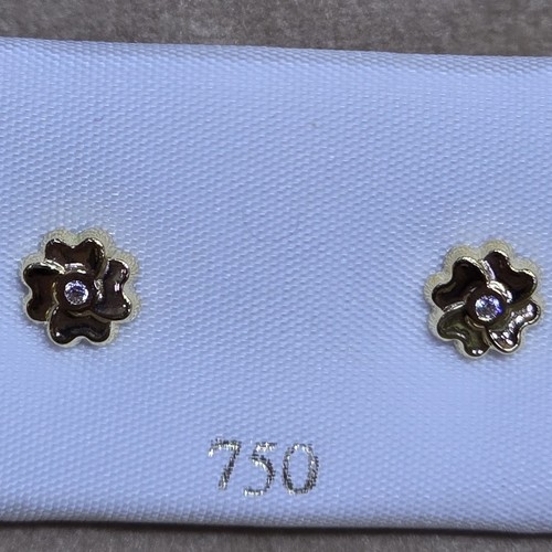 Earings Gold (18k) weight (0.4-0.7)gr safety Lock per piece