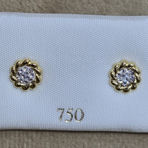 Earings Gold (18k) weight (0.4-0.7)gr safety Lock per piece