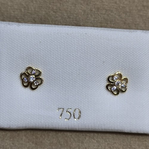 Earings Gold (18k) weight (0.4-0.7)gr safety Lock per piece