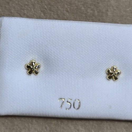 Earings Gold (18k) weight (0.4-0.7)gr safety Lock per piece