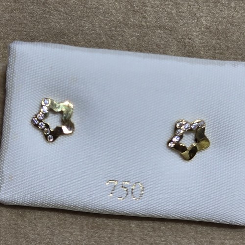 Earings Gold (18k) weight (0.4-0.7)gr safety Lock per piece