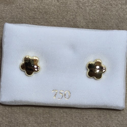 Earings Gold (18k) weight (0.4-0.7)gr safety Lock per piece