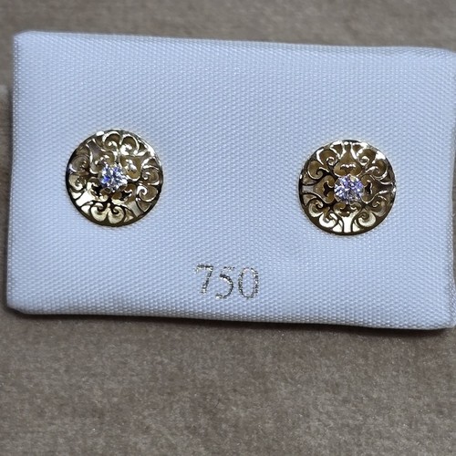 Earings Gold (18k) weight (0.4-0.7)gr safety Lock per piece