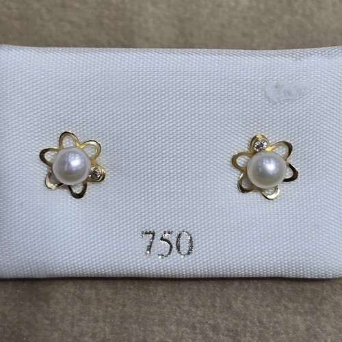 Earings Gold (18k) weight (0.4-0.7)gr safety Lock per piece