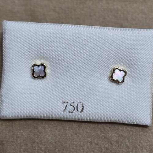 Earings Gold (18k) weight (0.4-0.7)gr safety Lock per piece