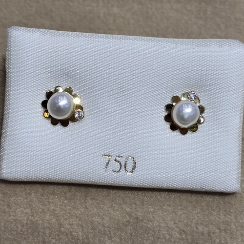 Earings Gold (18k) weight (0.4-0.7)gr safety Lock per piece