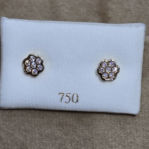 Earings Gold (18k) weight (0.4-0.7)gr safety Lock per piece