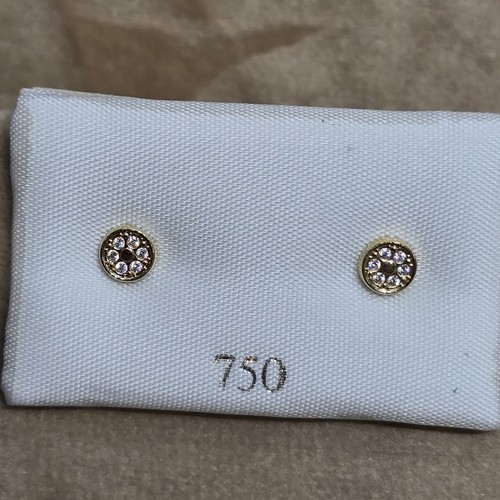 Earings Gold (18k) weight (0.4-0.7)gr safety Lock per piece