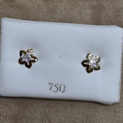 Earings Gold (18k) weight (0.4-0.7)gr safety Lock per piece