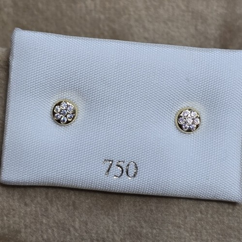 Earings Gold (18k) weight (0.4-0.7)gr safety Lock per piece